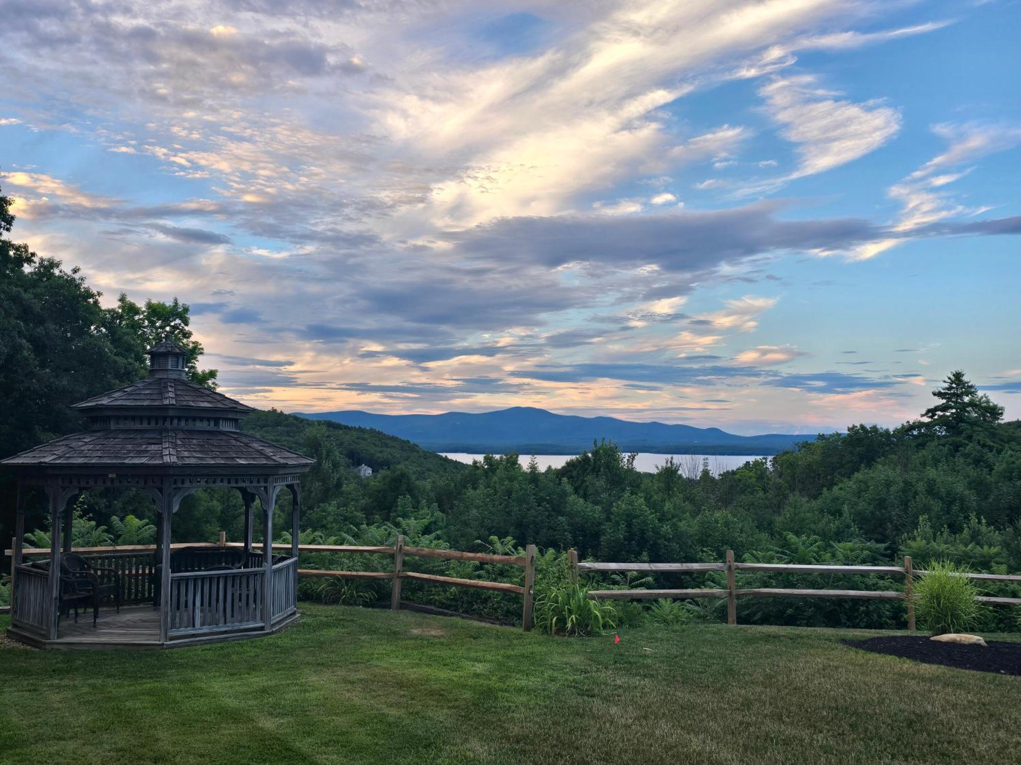 Gunstock Inn & Suites Gilford Exterior photo